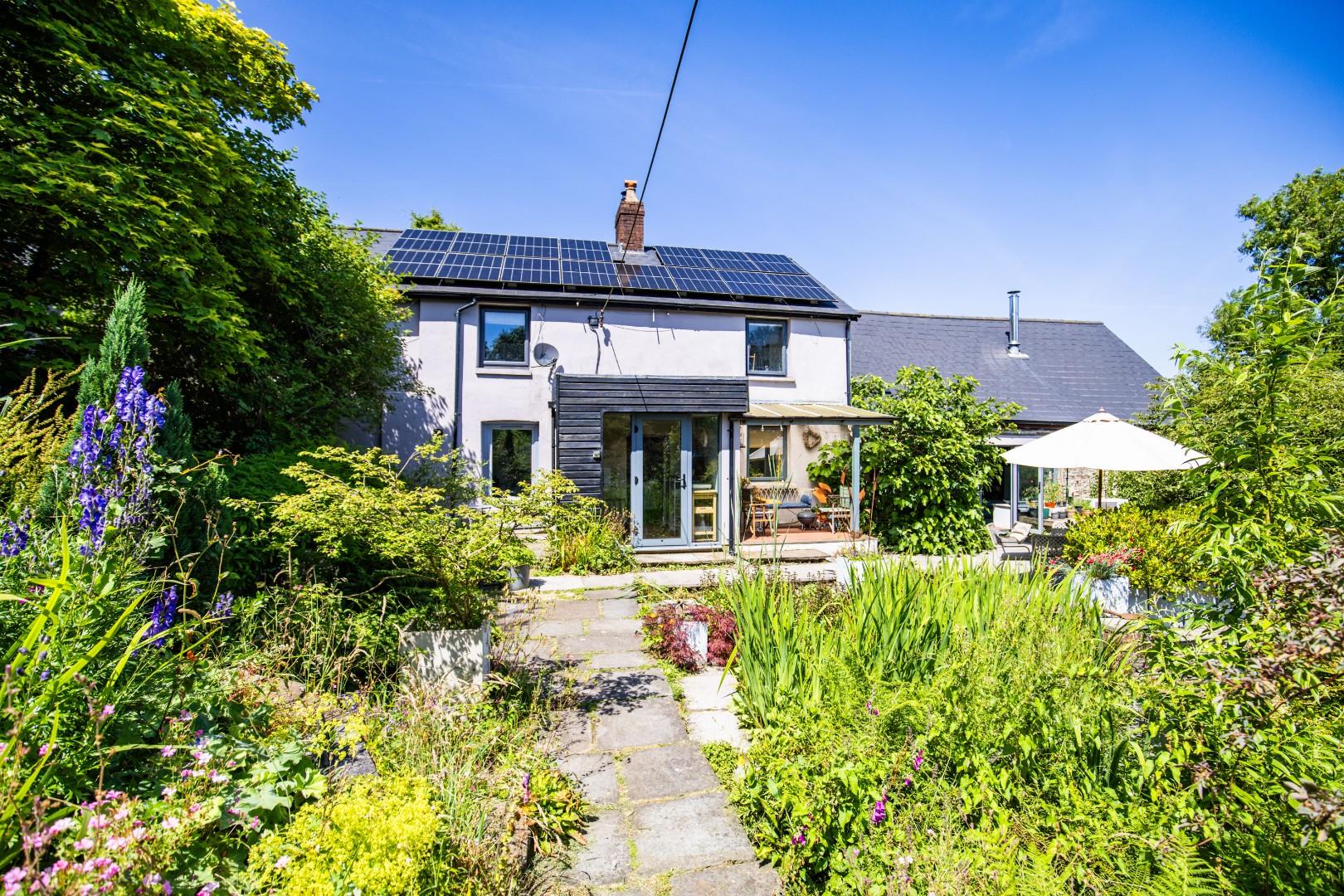 Gelliwrgan Farm, Gelli Wrgan Road, Ynysbwl, Pontypridd, CF37 3PG